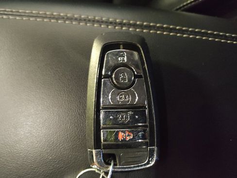 Used 2022 Lincoln Corsair AWD w/ Premium Package image 32