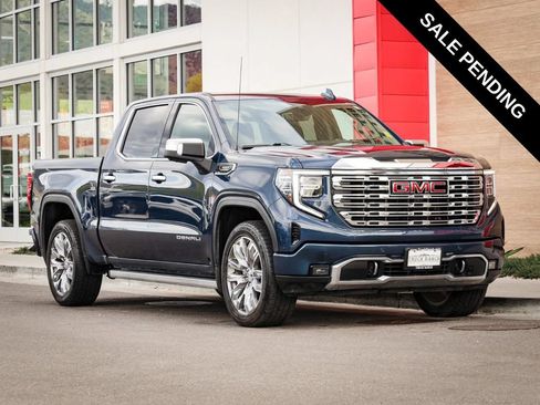 Used 2022 GMC Sierra 1500 Denali w/ Denali Reserve Package AWD/4WD image 1