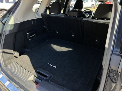 Certified 2023 Nissan Rogue SV image 26