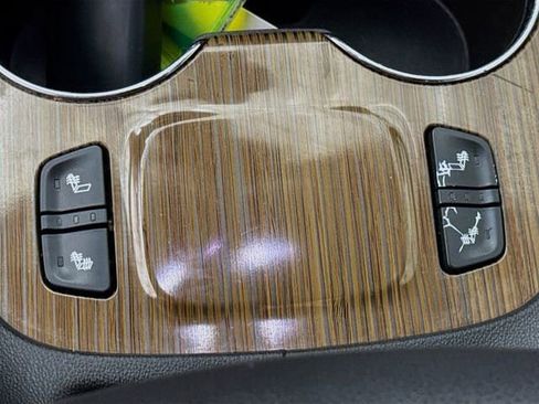 Used 2021 GMC Acadia SLE w/ Driver Convenience Package FWD image 19