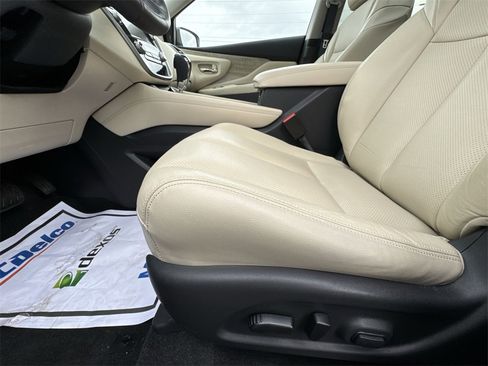 Used 2024 Nissan Murano SL image 12