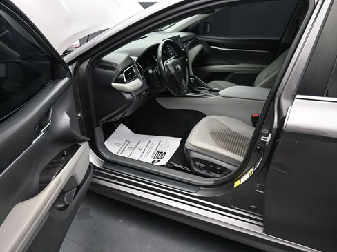 Used 2022 Toyota Camry SE FWD image 15
