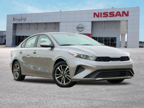 Used 2022 Kia Forte LXS FWD image 1