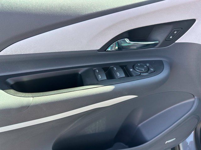 Used 2021 Chevrolet Bolt Premier w/ Infotainment Package FWD image 17