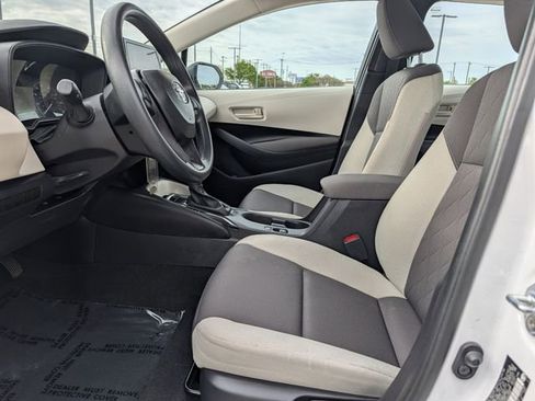 Used 2025 Toyota Corolla LE image 26