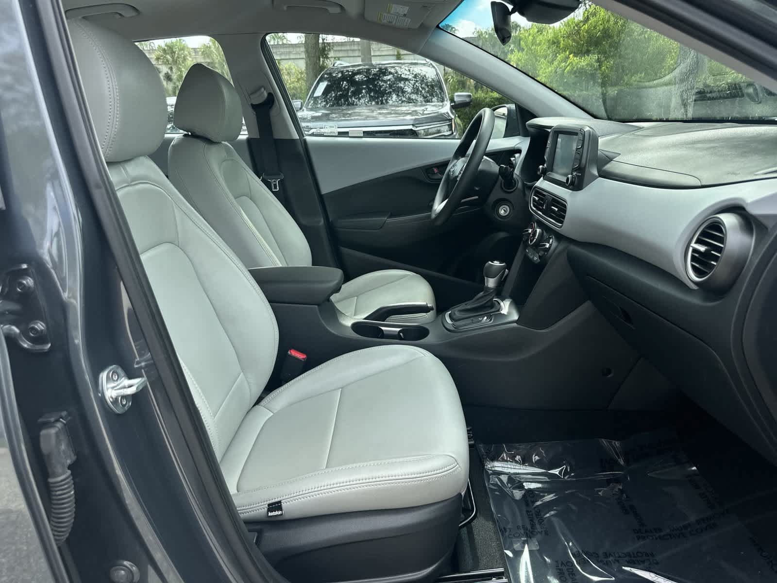 Used 2019 Hyundai Kona SE FWD image 17