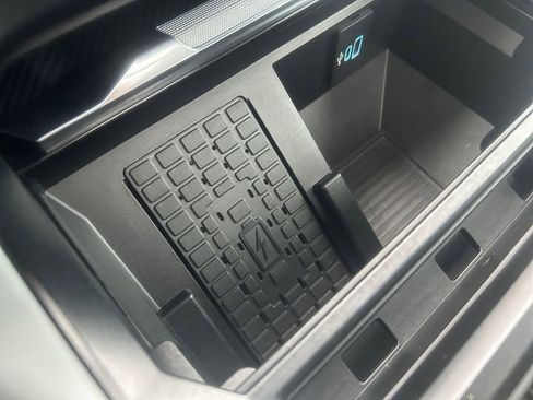 Used 2023 Ford F350 Limited image 37