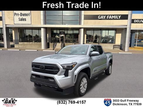 Used 2025 Toyota Tacoma SR5 AWD/4WD image 3