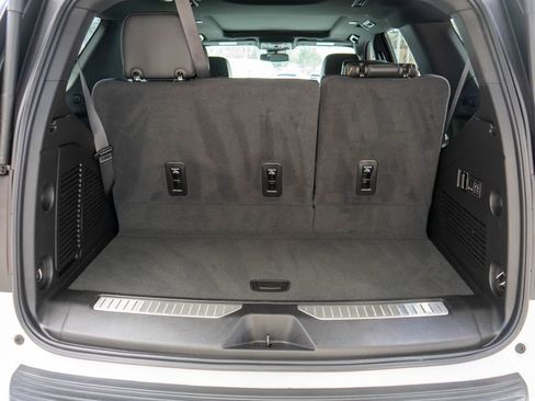 Used 2024 GMC Yukon AT4 w/ Technology Package image 37