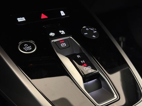 Used 2024 Audi Q4 e-tron Prestige image 17