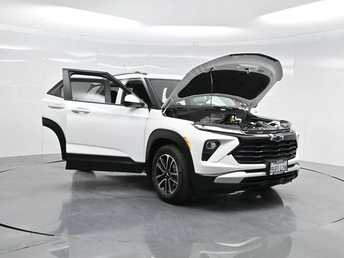 New 2025 Chevrolet TrailBlazer LT w/ Convenience Package FWD image 52