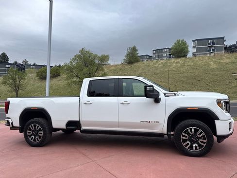 Used 2023 GMC Sierra 3500 AT4 w/ AT4 Premium Plus Package AWD/4WD image 8
