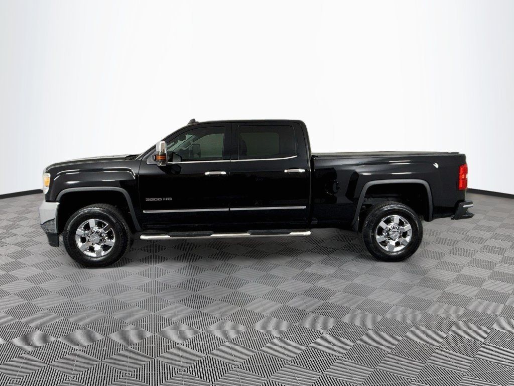 Used 2016 GMC Sierra 3500 SLT w/ Duramax Plus Package AWD/4WD image 4