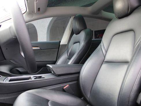 Used 2023 Tesla Model 3 Standard Range image 22