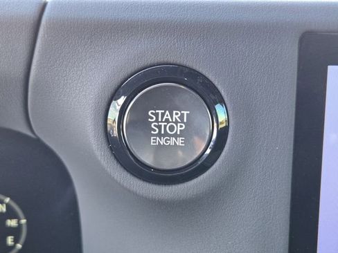 Used 2025 Lexus GX 550 image 23