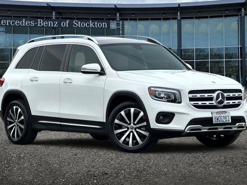 Certified 2021 Mercedes-Benz GLB 250 4MATIC image 2