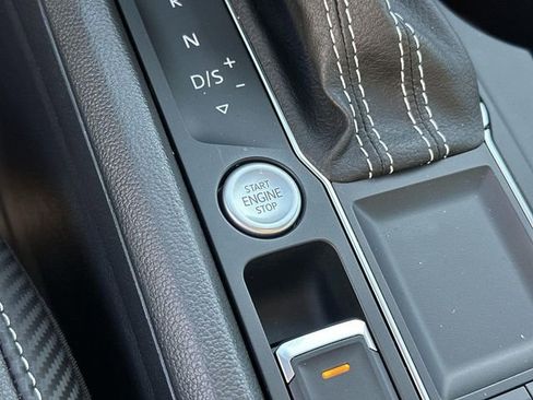 Used 2021 Volkswagen Atlas Cross Sport SE w/ Panoramic Sunroof Package image 15