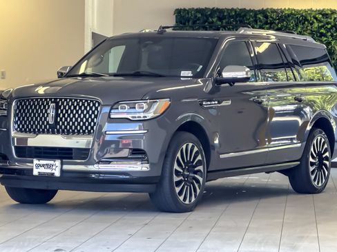 Used 2024 Lincoln Navigator L Black Label AWD/4WD image 8