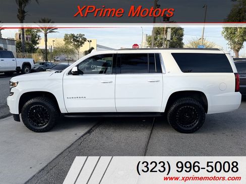 Used 2018 Chevrolet Suburban LT image 4