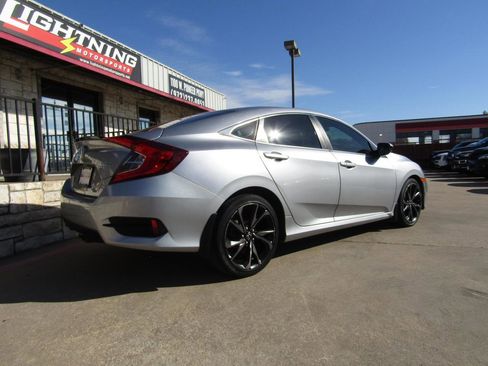 Used 2019 Honda Civic Sport image 4