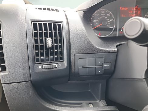 Used 2021 RAM ProMaster 2500 w/ Premium Appearance Group FWD image 17