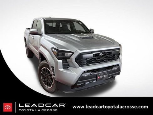 Used 2026 Toyota Tacoma TRD Sport w/ TRD Sport Upgrade Package AWD/4WD image 1