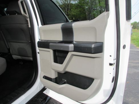 Used 2017 Ford F150 XLT image 15