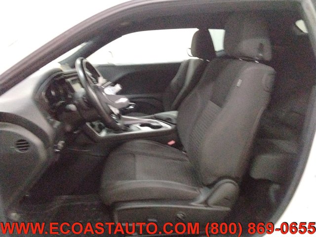 Used 2019 Dodge Challenger SXT RWD image 11