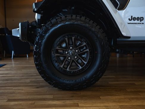 New 2025 Jeep Wrangler Unlimited Rubicon 392 image 5