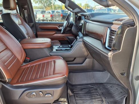 Used 2024 GMC Sierra 2500 Denali Ultimate image 13