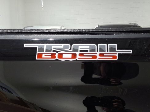 Used 2022 Chevrolet Silverado 1500 Custom Trail Boss image 32