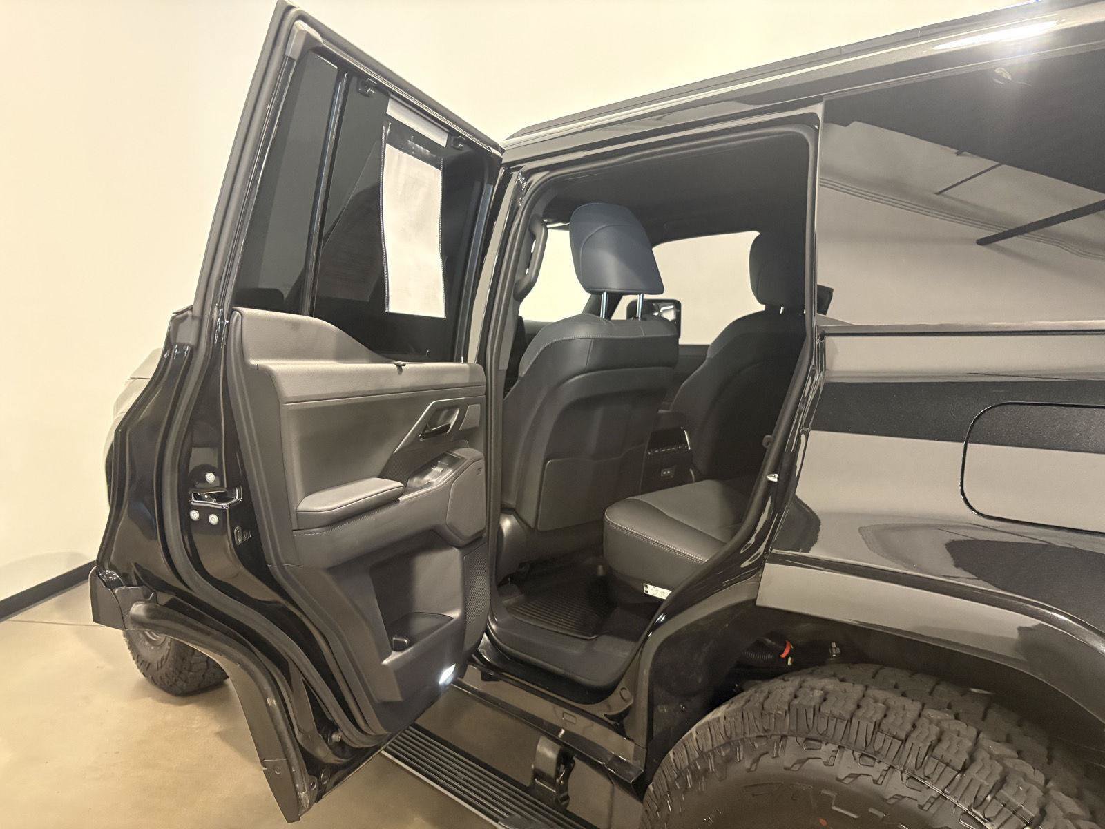 Used 2026 Lexus GX 550 w/ Accessory Package (2T) AWD/4WD image 29