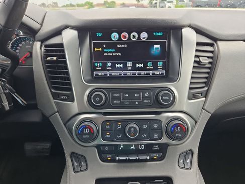 Used 2016 Chevrolet Suburban LT RWD image 25