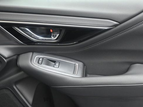 Used 2025 Subaru Outback Limited image 11