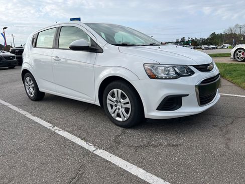 Used 2020 Chevrolet Sonic LT image 7