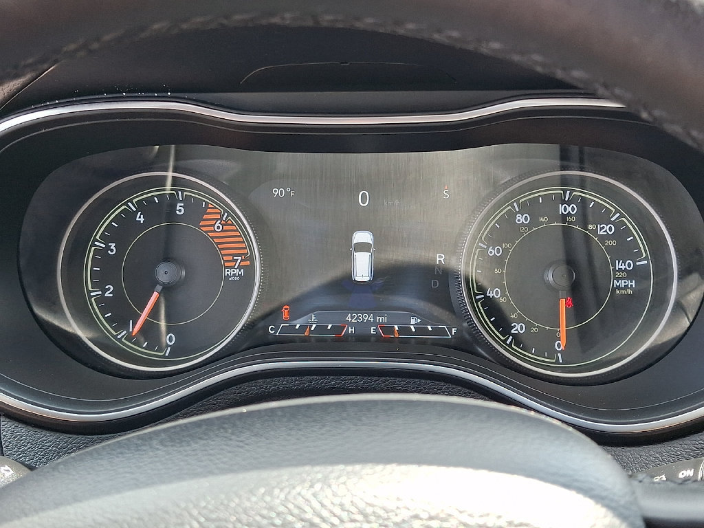Used 2020 Jeep Cherokee Trailhawk w/ Cold Weather Group AWD/4WD image 26