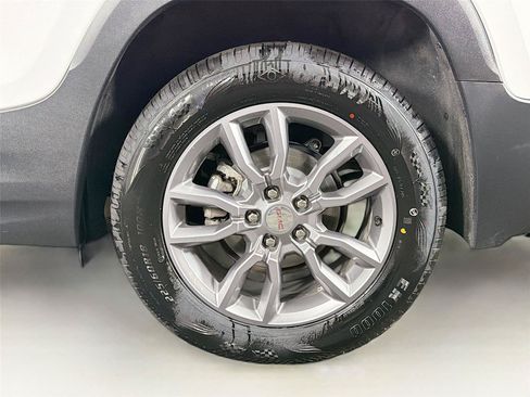 Used 2022 GMC Terrain SLT w/ Tech Package AWD/4WD image 34