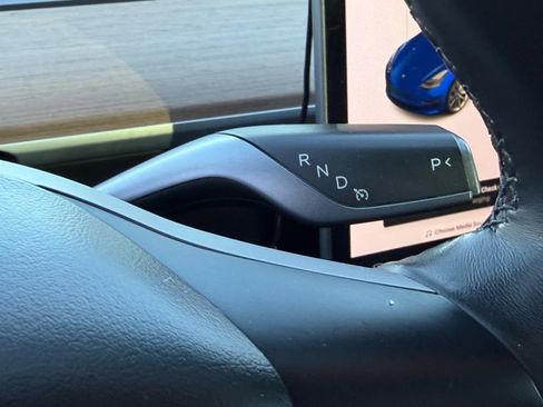 Used 2018 Tesla Model 3 Long Range image 9