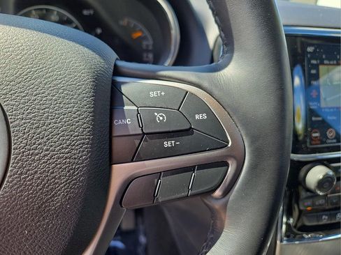 Used 2021 Jeep Grand Cherokee Laredo X AWD/4WD image 22
