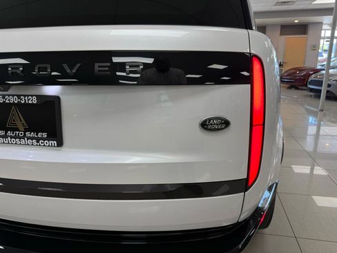 Used 2023 Land Rover Range Rover SE image 40