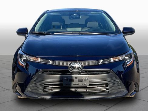 Used 2025 Toyota Corolla LE FWD image 4