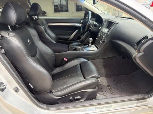 Used 2011 INFINITI G37 Journey w/ Premium Pkg RWD image 18