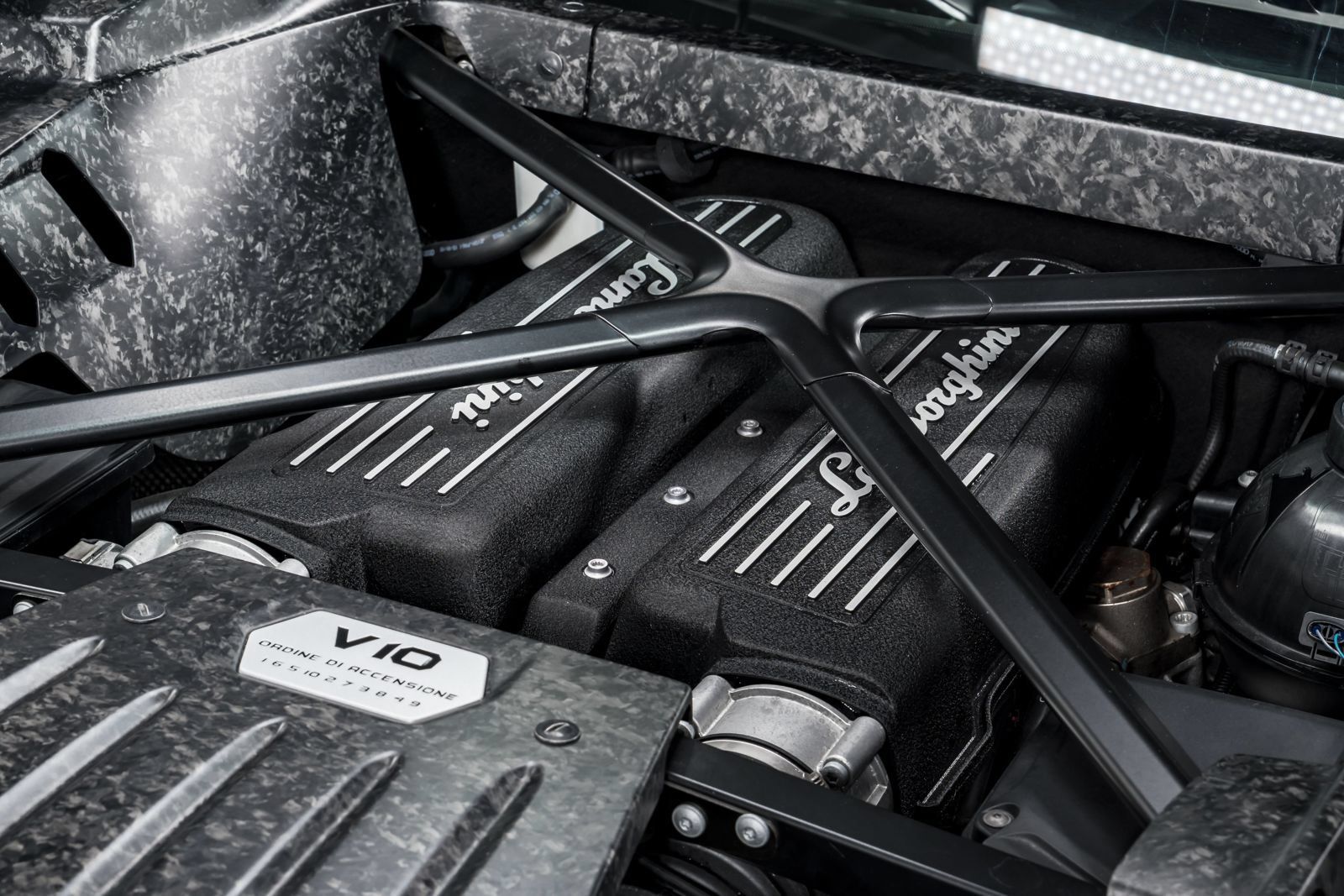 Used 2015 Lamborghini Huracan LP 610-4 AWD/4WD image 51