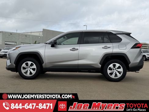 Used 2025 Toyota RAV4 LE image 6