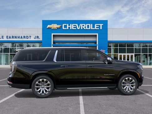 New 2026 Chevrolet Suburban Premier image 7