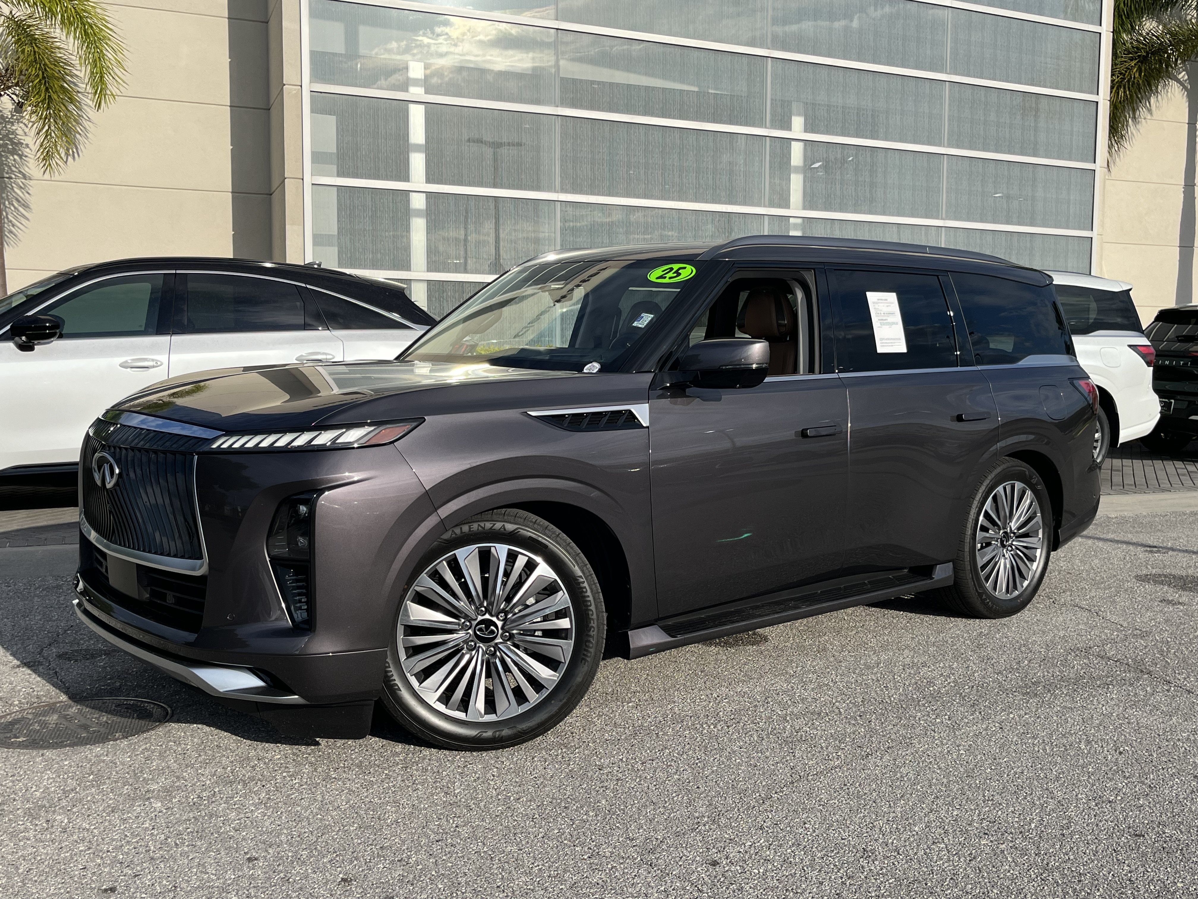 Used 2025 INFINITI QX80 Sensory AWD/4WD image 1