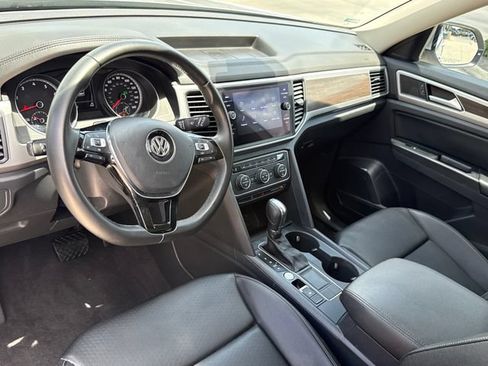 Used 2019 Volkswagen Atlas SE w/ Panoramic Sunroof Package FWD image 10