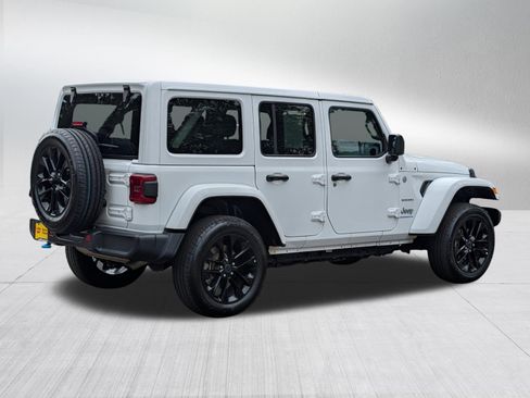 Used 2024 Jeep Wrangler Unlimited Sahara AWD/4WD image 7