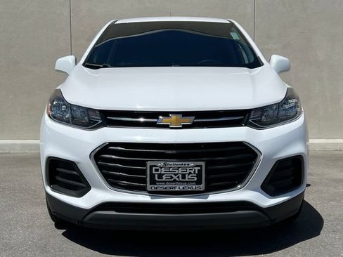 Used 2020 Chevrolet Trax LS w/ Tint and Cruise Package FWD image 3