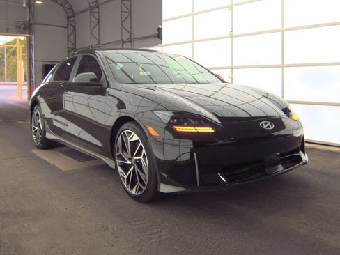 Used 2023 Hyundai Ioniq 6 SEL AWD/4WD image 2